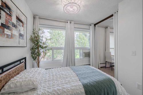 103-3615A 49 St Nw, Calgary, AB, T3A2L8 | Card Image