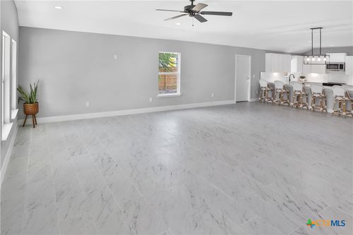 12907 Middle Ln, San Antonio, TX, 78217-1921 | Card Image