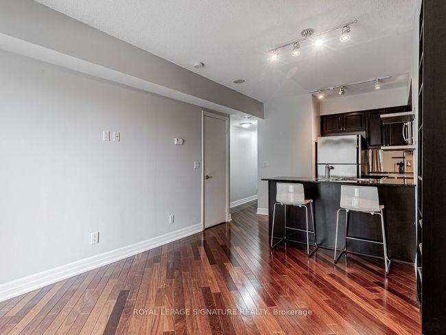 709 - 8 Scollard St, Condo with 0 bedrooms, 1 bathrooms and null parking in Toronto ON | Image 12