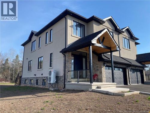 135 Charles Lutes Rd, Moncton, NB, E1G2P8 | Card Image