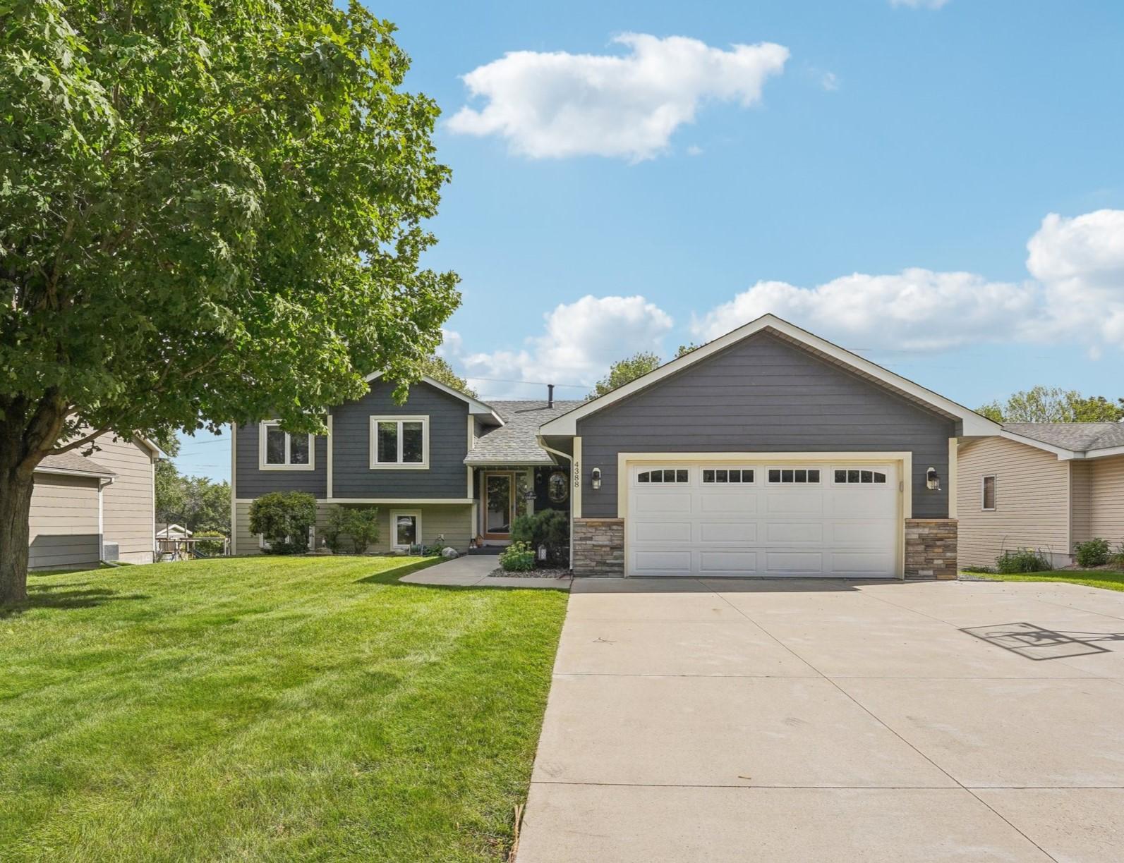 Hamilton Dr, Saint Paul, MN 55123