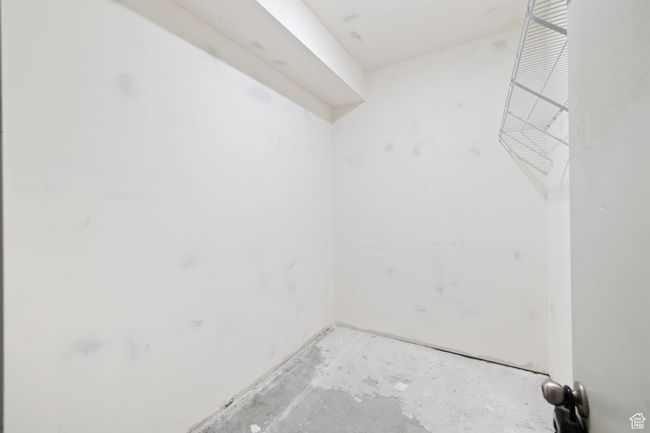 View of walk in closet | Image 28
