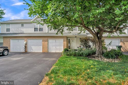 1937 Daybreak Cir, HARRISBURG, PA, 17110-9001 | Card Image