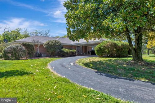 1066 Walker School Rd, SMYRNA, DE, 19977-9617 | Card Image
