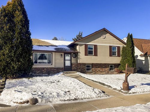 520 Greenmeadow Drive, Waukesha, WI, 53188 | Card Image