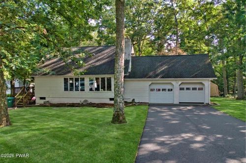 371 Wild Acres Dr, Dingmans Ferry, PA, 18328-4060 | Card Image