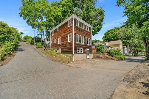 11 Beech Ln, Amesbury, MA, 01913-5327 | Card Image