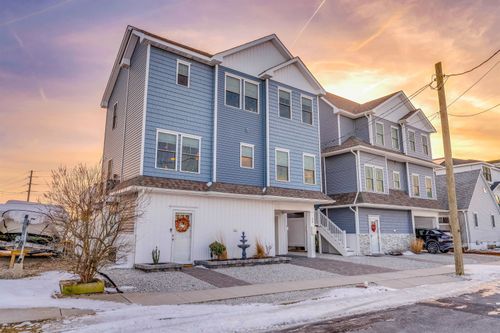 28 Lake Rd, West Wildwood, NJ, 08260-2110 | Card Image