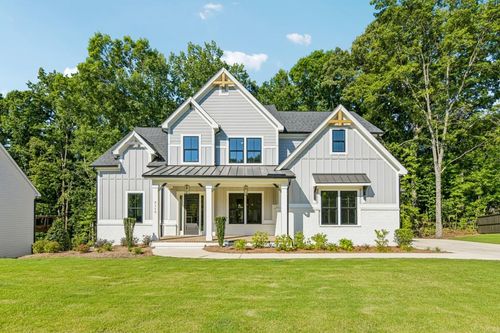 9110 Greenway Ct, Gainesville, GA, 30506-5812 | Card Image