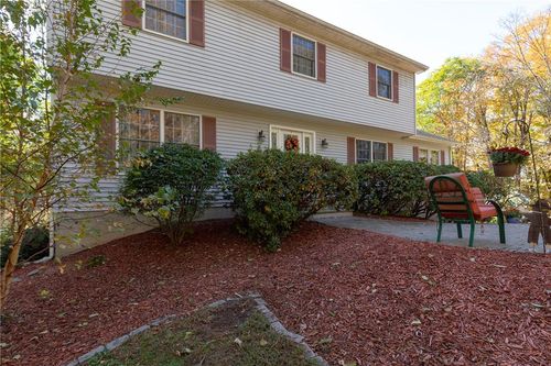 4 Straub Dr, Pleasant Valley, NY, 12569-5307 | Card Image