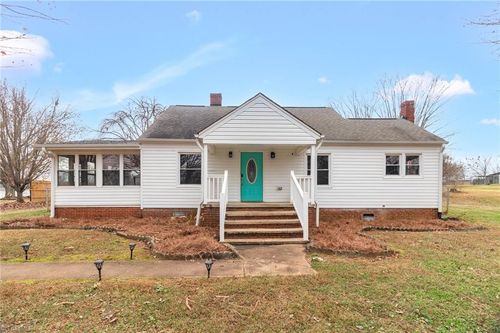 2552 Old Us 52 S, Pilot Mountain, NC, 27041-7108 | Card Image