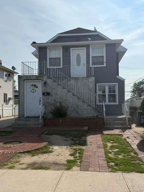 47 Newport Rd, Island Park, NY, 11558-1012 | Card Image