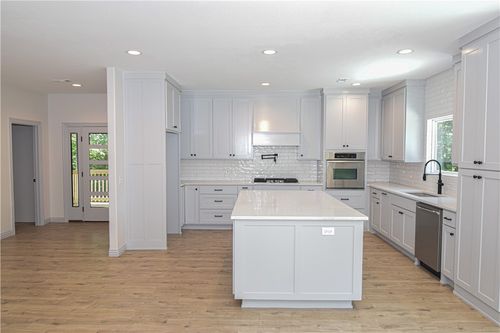 13734 Canal St, Rogers, AR, 72758-7537 | Card Image