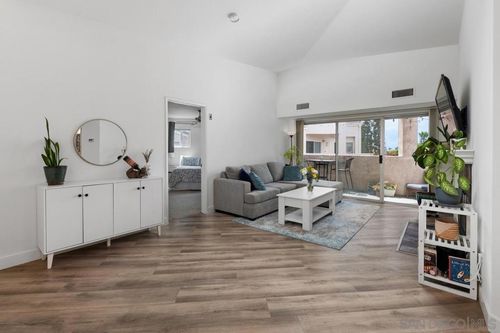 130-7127 Camino Degrazia, San Diego, CA, 92111-7801 | Card Image