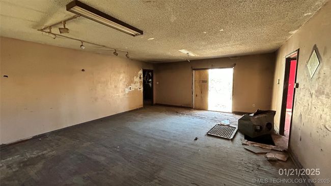 4 N Jerome St, House other with 3 bedrooms, 2 bathrooms and null parking in Coalgate OK | Image 6