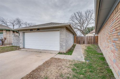 203 Lone Pine Court, Fort Worth, TX, 76108 | Card Image