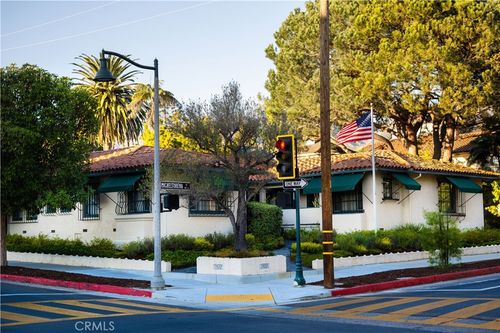103 E Micheltorena St, Santa Barbara, CA, 93101-1905 | Card Image