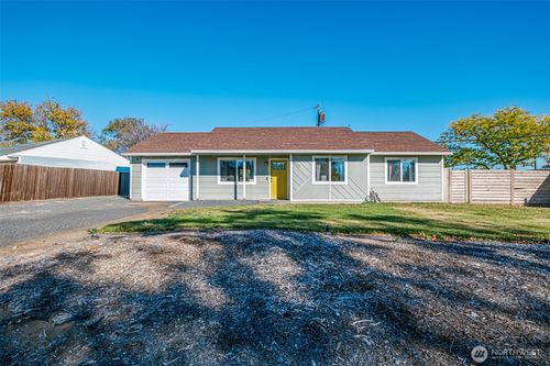 1127 Arlington Dr, Moses Lake, WA, 98837-3332 | Card Image