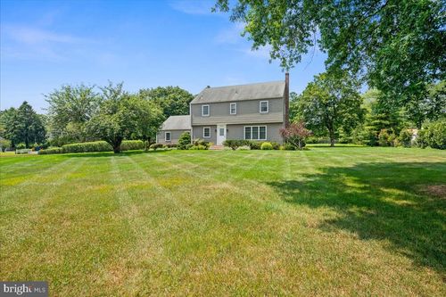 111 Weldon Way, Pennington, NJ, 08534-1801 | Card Image