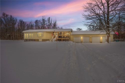 18 Biddlecum Rd, Pennellville, NY, 13132-3205 | Card Image