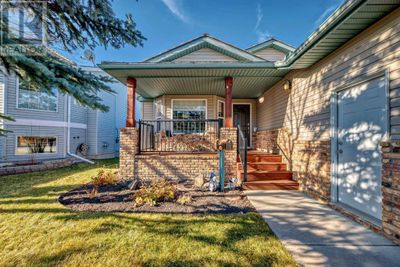 8 W Hall Pl, House other with 5 bedrooms, 3 bathrooms and 4 parking in Cochrane AB | Image 2