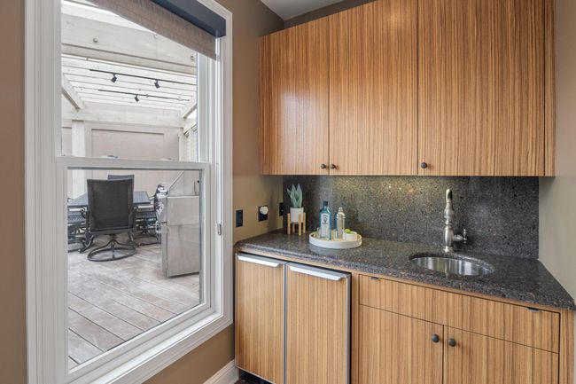 Penthouse level wet bar | Image 45