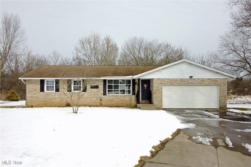 13010 Jamestown Avenue Nw, Uniontown, OH, 44685 | Card Image