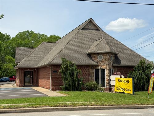 215 Grove City Rd, Slippery Rock, PA, 16057-1125 | Card Image