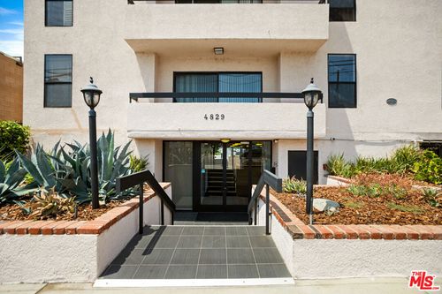 apt-301-4829 Whitsett Ave, Valley Village, CA, 91607-3501 | Card Image