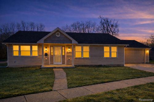 31804 Shiawassee St, Westland, MI, 48186-4765 | Card Image