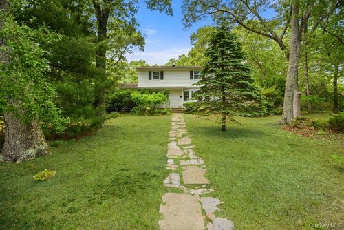 45 Lone Oak Path, Smithtown, NY, 11787-4289 | Card Image