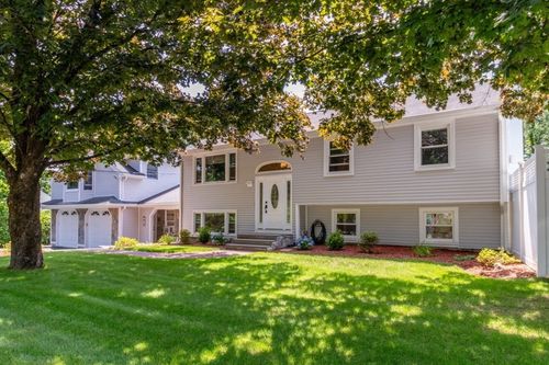 10 Ellis St, Medway, MA, 02053-1902 | Card Image