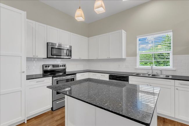 435 N Woods St, Townhouse with 2 bedrooms, 2 bathrooms and null parking in Sherman TX | Image 9