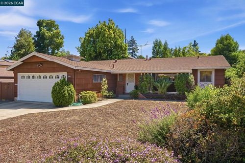 902 Glennan Dr, Redwood City, CA, 94061-1126 | Card Image