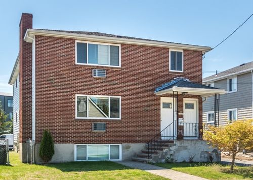 50-50 Waltham St, Watertown, MA, 02472-2206 | Card Image