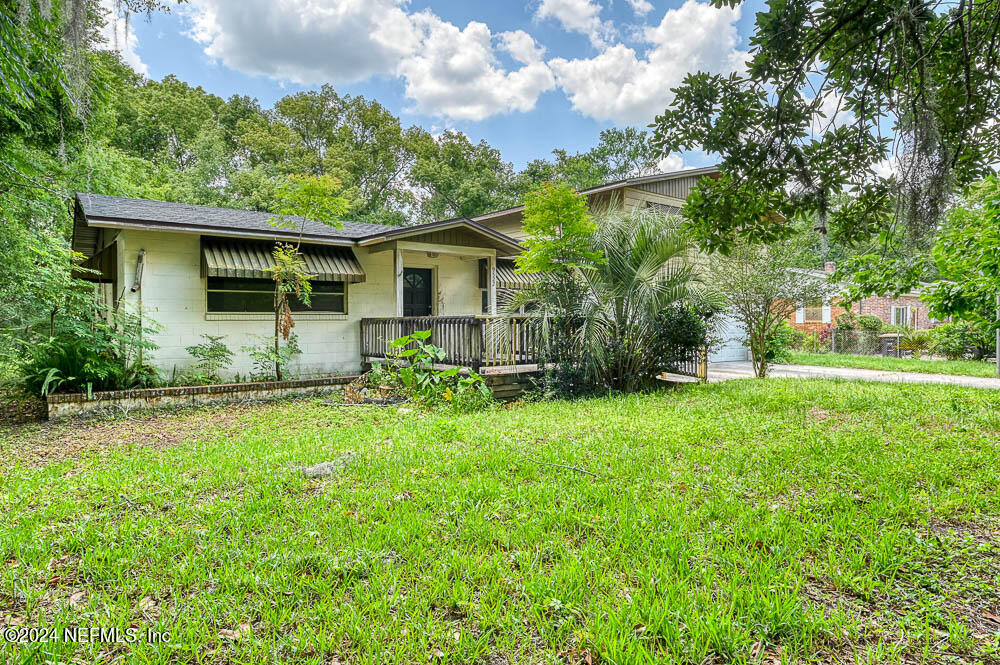 Carbondale Dr, Jacksonville, FL 32208