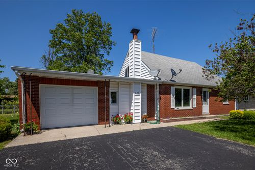 325 Airway Dr, Knox, IN, 46534-2302 | Card Image