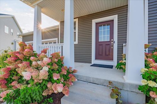 13 Rustling Birch Ct, Verona, WI, 53593-5115 | Card Image