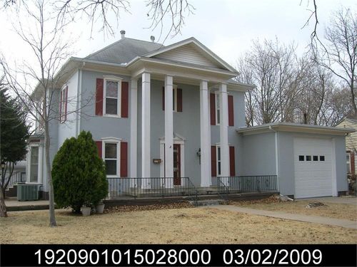 1323 West St, Emporia, KS, 66801-5527 | Card Image