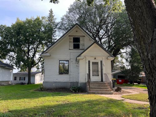 416 E 3rd St, Redwood Falls, MN, 56283-1710 | Card Image