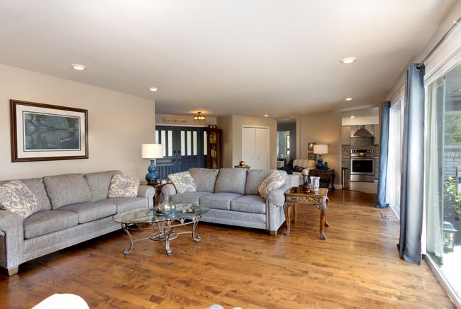 47233 County Road 380, House other with 5 bedrooms, 3 bathrooms and null parking in Grand Junction MI | Image 5