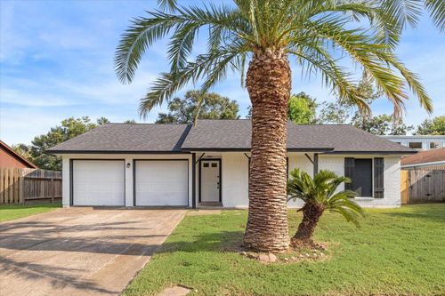 3217 Ripple Creek Cir, Baytown, TX, 77521-2024 | Card Image