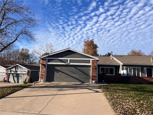 6414 N Revere Dr, Kansas City, MO, 64151-3910 | Card Image