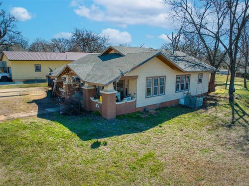 209 E Main St, Prague, OK, 74864-7507 | Card Image