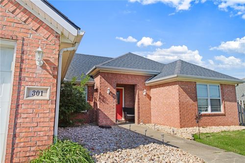 301 Beasley Dr, Centerton, AR, 72719-9477 | Card Image