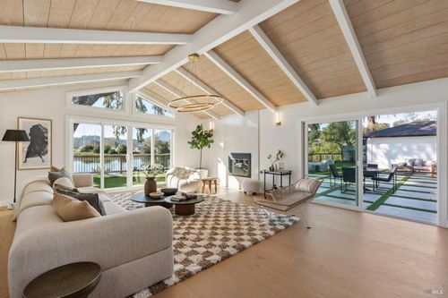 44 Summit Ave, San Rafael, CA, 94901-2400 | Card Image