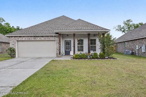 13232 Jackson Lee Dr W, Ocean Springs, MS, 39564-4433 | Card Image