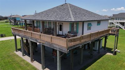 960 Albatross Lane, House other with 4 bedrooms, 2 bathrooms and null parking in Crystal Beach TX | Image 1