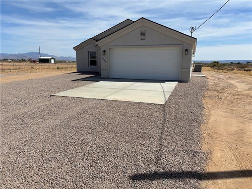 6048 W Shipp Dr, Golden Valley, AZ, 86413-9048 | Card Image