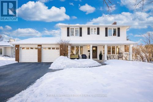 275 Camborne Cres, Burlington, ON, L7N2A4 | Card Image